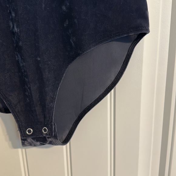 Women’s American Eagle Velour Bodysuit - Picture 4 of 6